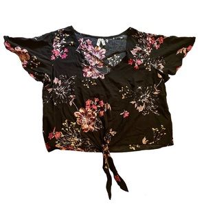 Black floral print crop tie front top medium